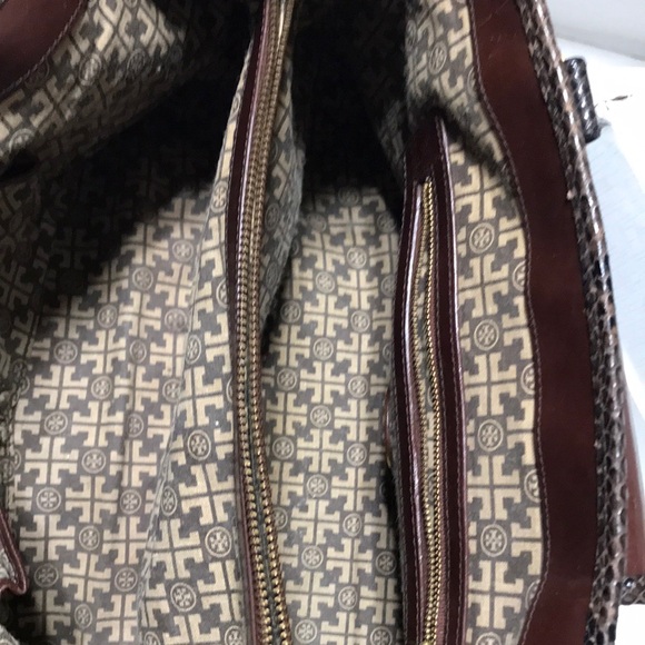 Tory Burch leather/snake gold hardware chain strap bag. Vintage! EUC - Picture 12 of 13